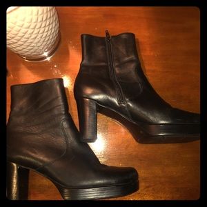 90s style Michelle D Black Platform boots EUC